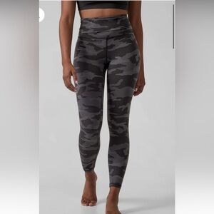Athleta Camo Elation Leggings, Size M, EUC